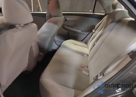 2013 Toyota Corolla Le z USA, uszkodzony, nr VIN 2T1BU4EE0DC053205